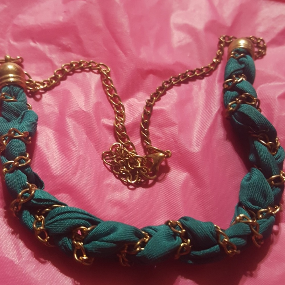 Ladies choker